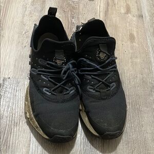 Men's Black Athletic Shoes